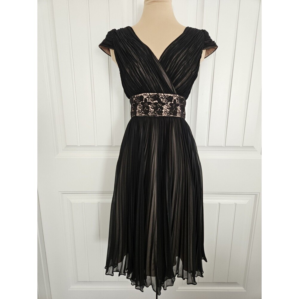 Adrianna Papell Black Ruched Crepe And Chiffon Cocktail Dress Size 10